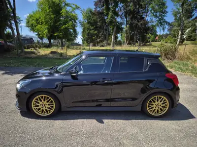 Suzuki Swift 1.4 T Sport Compact Top Hybrid — Citadine écologique et dynamique, 59'000 km — Heckansicht