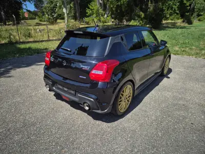 Suzuki Swift 1.4 T Sport Compact Top Hybrid — Citadine écologique et dynamique, 59'000 km — Seitenansicht