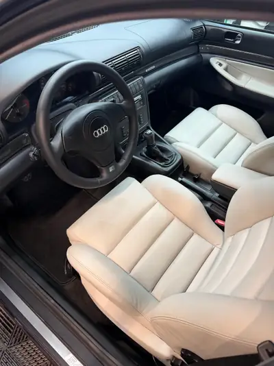Audi S4 Avant quattro 1998 — Break sportif légendaire, révision majeure effectuée — détail