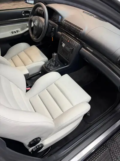Audi S4 Avant quattro 1998 — Break sportif légendaire, révision majeure effectuée — Miniature 9