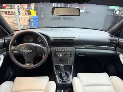Audi S4 Avant quattro 1998 — Break sportif légendaire, révision majeure effectuée — Miniature 8