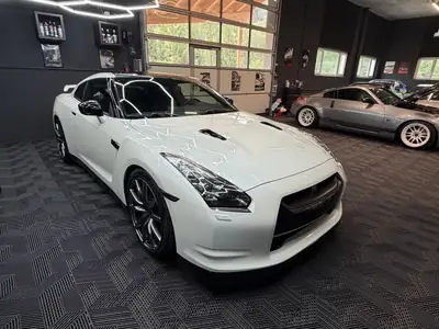 Nissan GT-R 3.8 V6 Biturbo — Légendaire sportive japonaise, 486 ch sans compromis — Heckansicht