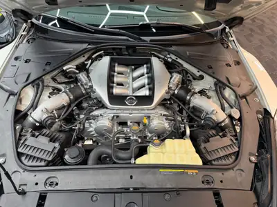 Nissan GT-R 3.8 V6 Biturbo — Légendaire sportive japonaise, 486 ch sans compromis — Miniatur 10