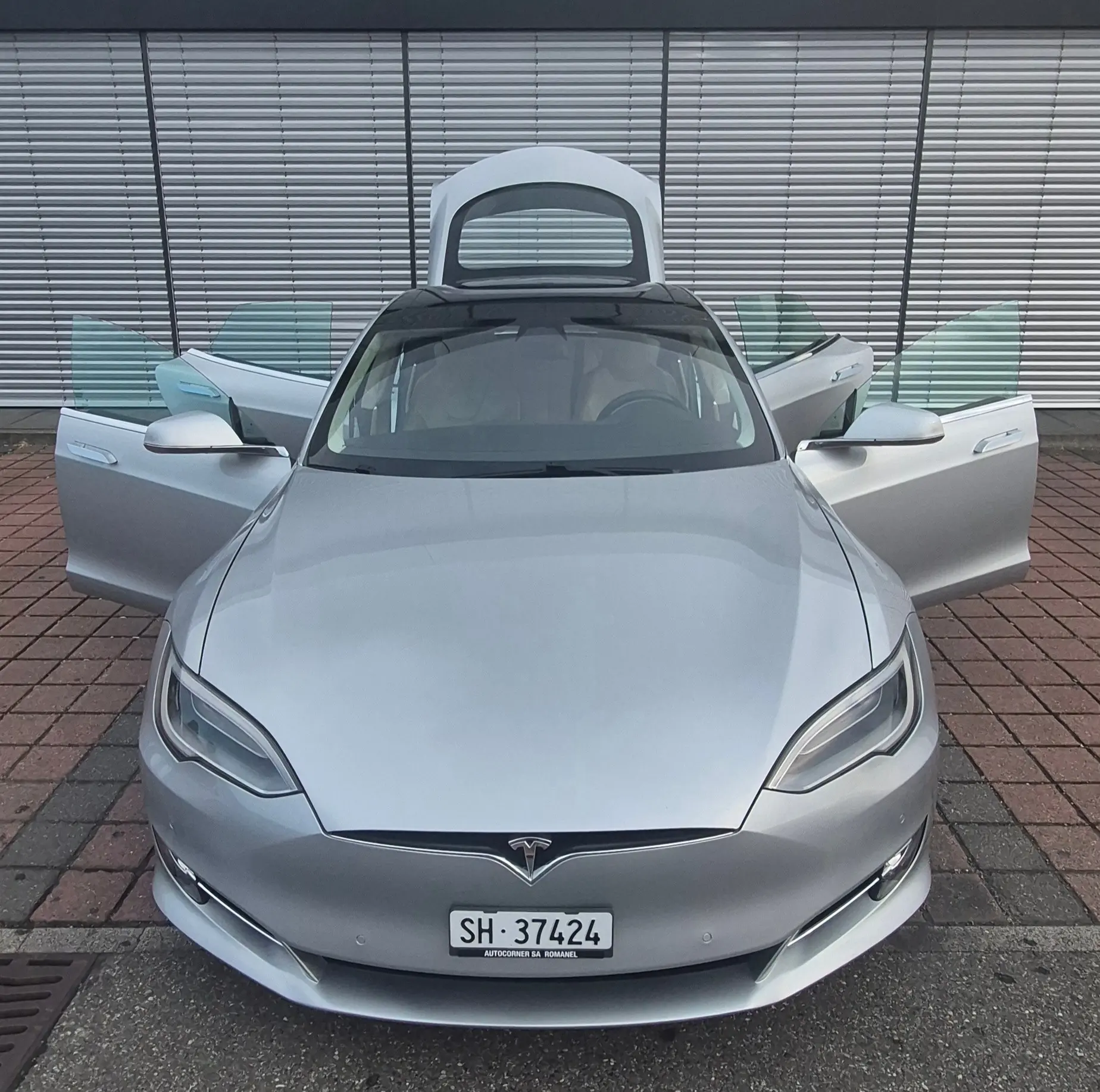 Tesla Model S 90 D — Berline électrique haute performance, 405 km d'autonomie réelle — Außenansicht