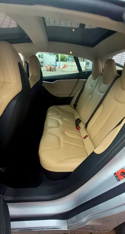Tesla Model S 90 D — Berline électrique haute performance, 405 km d'autonomie réelle — Detail