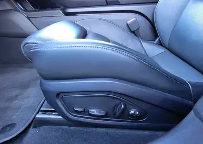 Porsche Taycan 4S Performance — Berline électrique sportive, 39 000 km seulement — Miniatura 14