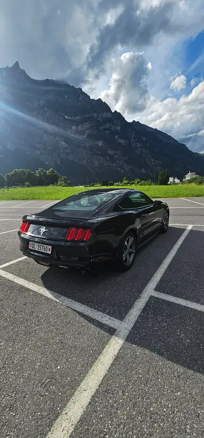 Ford Mustang Coupé 2017 — Muscle car iconique, 305 ch et seulement 54 747 km — dettaglio