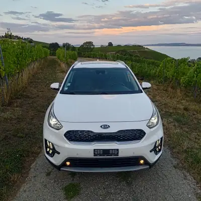 Kia Niro 1.6 GDi Hybrid — SUV écologique, finition Premium, 94 500 km — vista posteriore