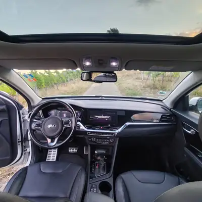 Kia Niro 1.6 GDi Hybrid — SUV écologique, finition Premium, 94 500 km — cruscotto