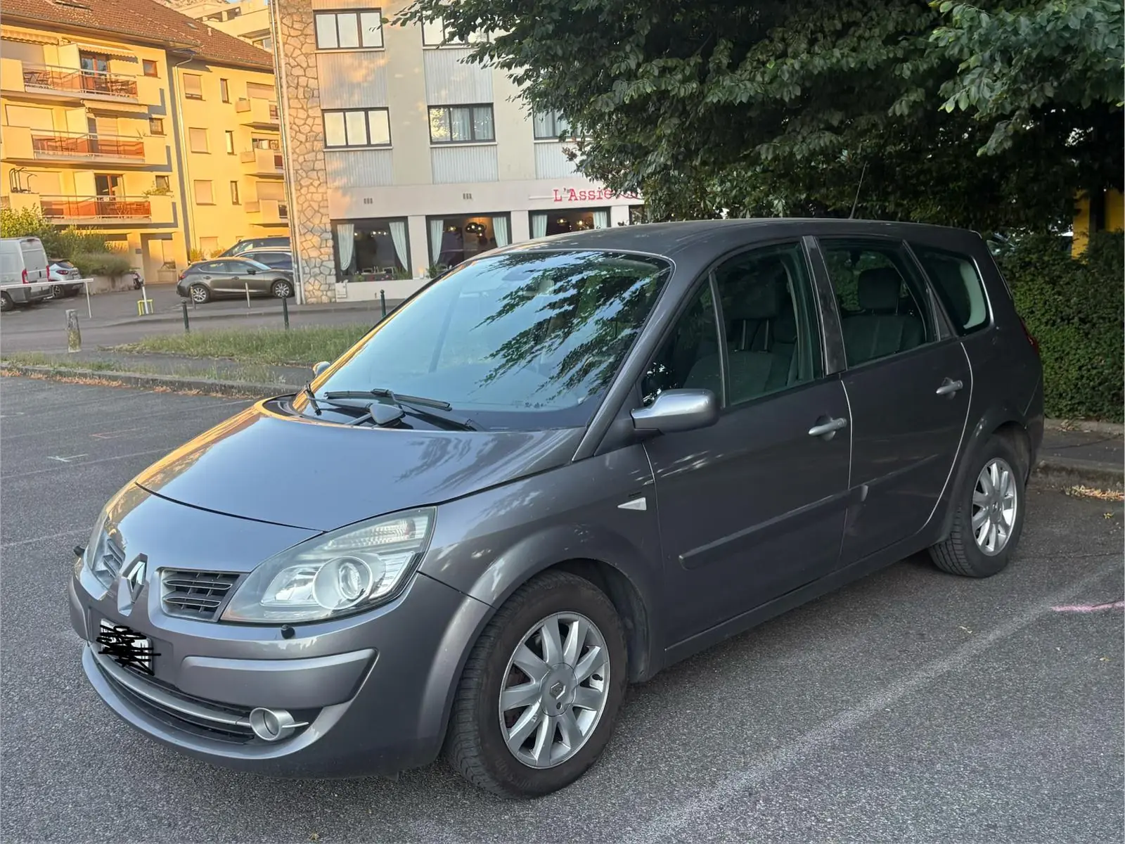 Renault Grand Scénic 2.0 dCi — 7 places, diesel économique, sans sinistre