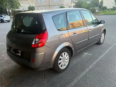 Renault Grand Scénic 2.0 dCi — 7 places, diesel économique, sans sinistre — detail