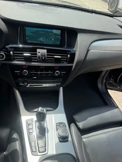 BMW X4 20d xDrive — SUV coupé diesel performant, sans sinistre — interior