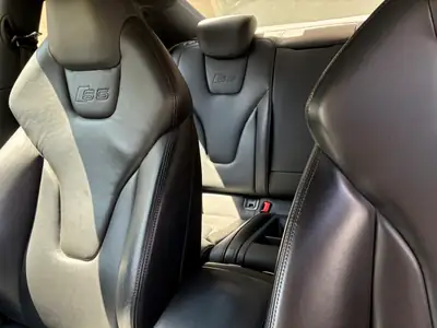 Audi S5 4.2 V8 FSI Quattro — Coupé sportif affirmé, 353 ch et traction intégrale — vista posteriore