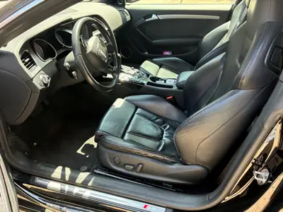 Audi S5 4.2 V8 FSI Quattro — Coupé sportif affirmé, 353 ch et traction intégrale — interni
