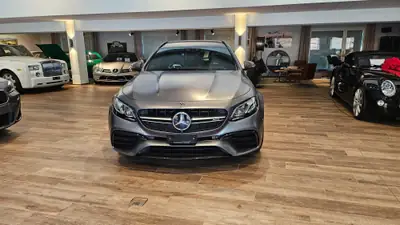 Mercedes-Benz E 63 AMG S — 612 PS, break haute performance, seulement 58 500 km — arrière