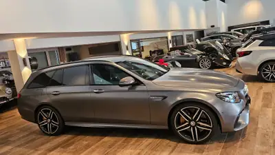 Mercedes-Benz E 63 AMG S — 612 PS, break haute performance, seulement 58 500 km — Miniature 7