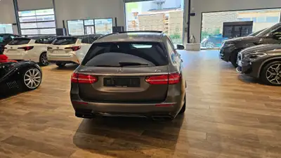 Mercedes-Benz E 63 AMG S — 612 PS, break haute performance, seulement 58 500 km — Miniature 11