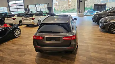 Mercedes-Benz E 63 AMG S — 612 PS, break haute performance, seulement 58 500 km — Miniature 12