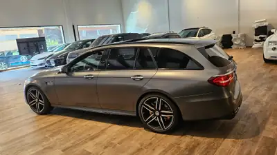 Mercedes-Benz E 63 AMG S — 612 PS, break haute performance, seulement 58 500 km — Miniature 15