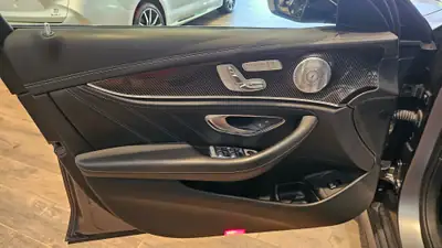 Mercedes-Benz E 63 AMG S — 612 PS, break haute performance, seulement 58 500 km — Miniature 24