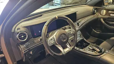 Mercedes-Benz E 63 AMG S — 612 PS, break haute performance, seulement 58 500 km — Miniature 25