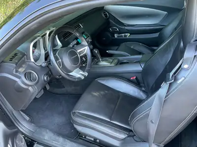 Chevrolet Camaro SS V8 — Muscle car américain authentique, 405 ch et boîte auto — Armaturenbrett