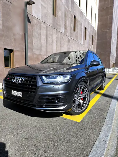 Audi SQ7 4.0 V8 TDI — SUV premium diesel 435 ch, seulement 60'000 km — vista esterna