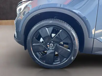 Volvo XC40 2.0 B4 MH Black Edition — SUV compact hybride, quasi neuf, faible consommation — Thumbnail 9