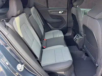 Volvo XC40 2.0 B4 MH Black Edition — SUV compact hybride, quasi neuf, faible consommation — Thumbnail 18