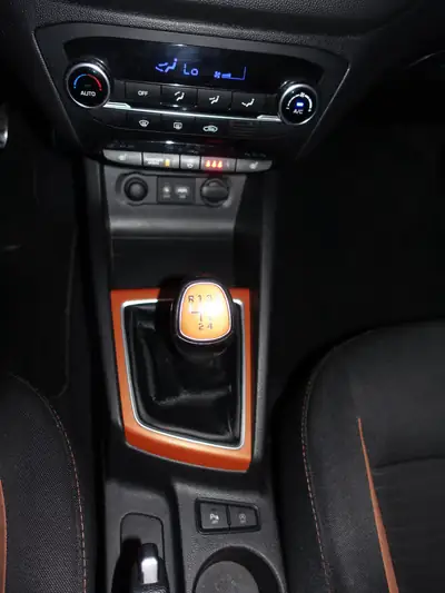 Hyundai i20 Active 1.0 T-GDi — Citadine fiable, entretien suivi, sans accident — Thumbnail 14