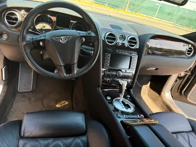 Bentley Continental GT 6.0 V12 — Coupé sportif de luxe, 560 ch, historique complet — intérieur