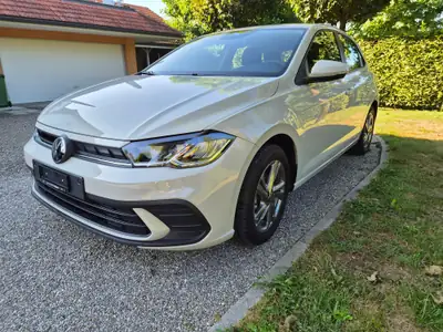 VW Polo 1.0 TSI Basis — Citadine dynamique, garantie 5 ans et faible kilométrage — Heckansicht