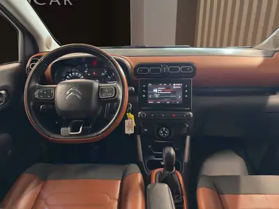 Citroën C3 Aircross 1.2i PureTech Shine — SUV urbain malin, essence économe — Armaturenbrett