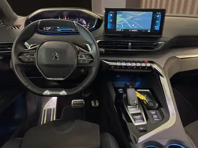 Peugeot 3008 1.5 BlueHDi GT Pack — SUV diesel efficace, 20'600 km seulement — Armaturenbrett