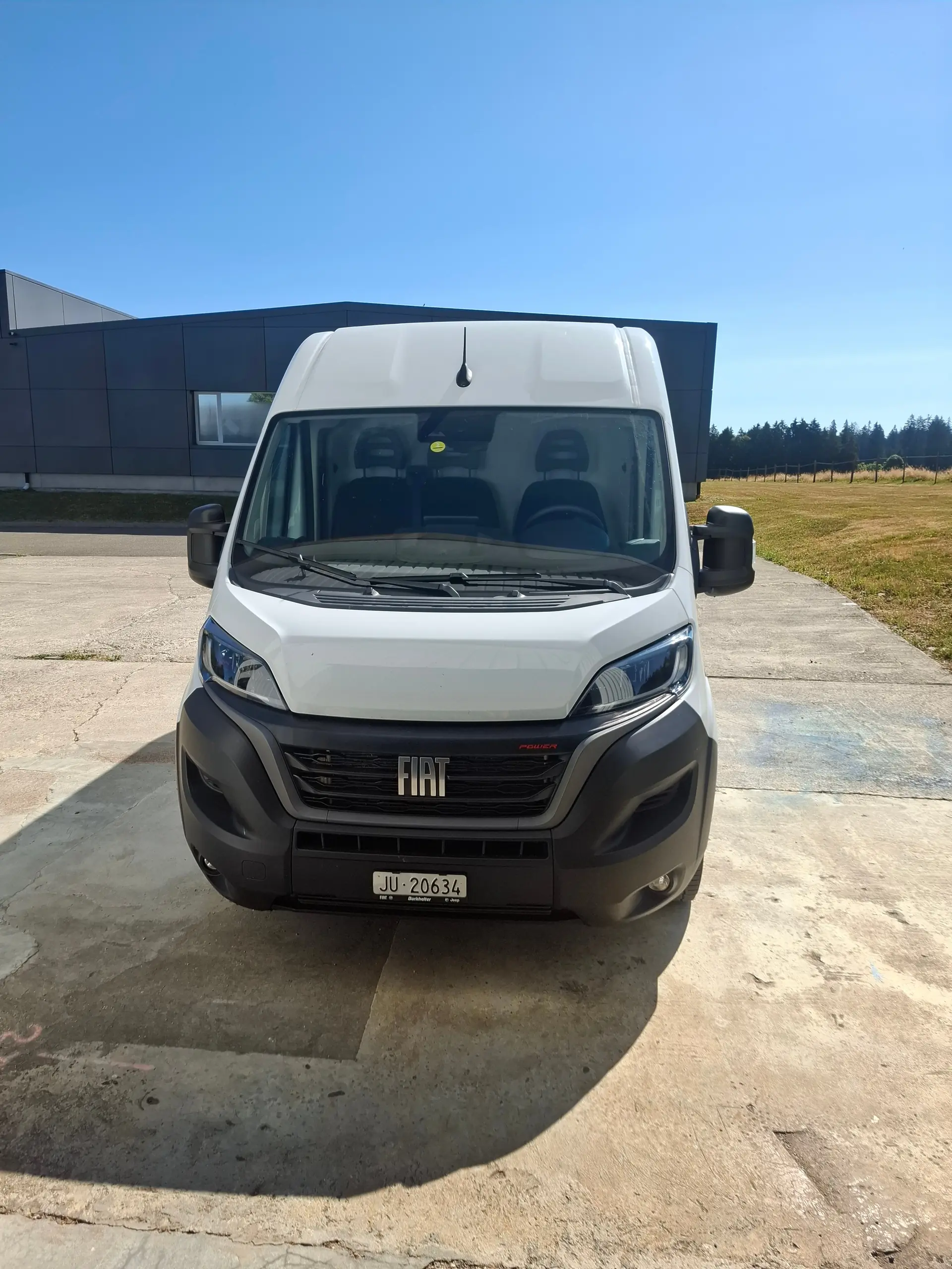 FIAT Ducato 2023 — Utilitaire diesel robuste, 65 000 km, moteur 179 ch — Außenansicht