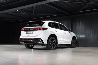 VW Tiguan 1.5 eTSI DSG R-Line 2024 — SUV hybride léger, quasi neuf avec toit panoramique — Miniature 8