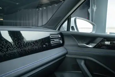VW Tiguan 1.5 eTSI DSG R-Line 2024 — SUV hybride léger, quasi neuf avec toit panoramique — Miniature 22