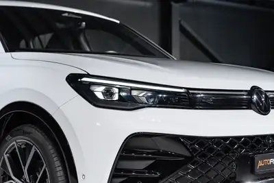 VW Tiguan 1.5 eTSI DSG R-Line 2024 — SUV hybride léger, quasi neuf avec toit panoramique — Miniature 26