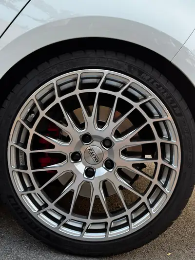 VW Golf 2.0 TSI GTI Performance — 245 ch, sportive authentique à boîte manuelle — tableau de bord