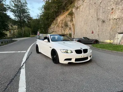 BMW M3 E93 Cabriolet — 420 ch, capote électrique, investissements récents — Heckansicht