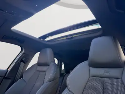 Audi A3 Sportback 35 TFSI S line — Berline compacte hybride légère, 18 300 km seulement — détail