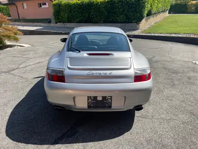 Porsche 911 Carrera 4 3.4 — Coupé sportif légendaire, 300 ch, boîte manuelle — Heckansicht