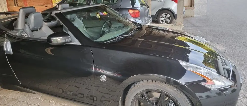 Nissan 370 Z 3.7 V6 — Cabriolet sportif pur jus, 85'000 km seulement