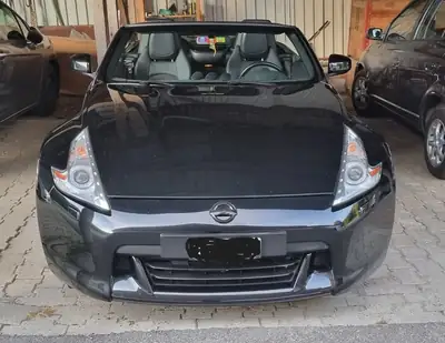 Nissan 370 Z 3.7 V6 — Cabriolet sportif pur jus, 85'000 km seulement — tableau de bord