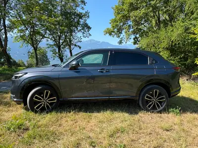 Honda HR-V 1.5 i-MMD Advance — Hybride compact, consommation ultra-maîtrisée — Seitenansicht