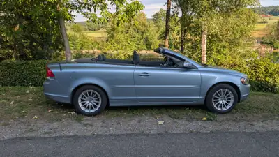 Volvo C70 2.4i 20V 170 Summum — Cabriolet élégant, entretien suivi, histoire sans sinistre — fianco