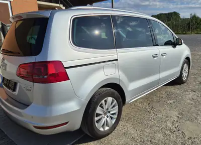 VW Sharan 2.0 TDI BlueMTA Design — Monospace fiable, faible kilométrage, équipé — Heckansicht