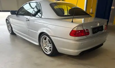 BMW 325Ci — Cabriolet sportif M Package, châssis affiné, 67 500 km — vista posteriore