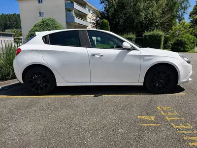 Alfa Romeo Giulietta 1.4 TB MultiAir Sport — Berline dynamique, 107'000 km, MFK 2025 — Armaturenbrett