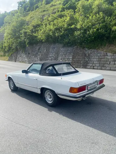 Mercedes-Benz SL 280 — Cabriolet de légende 1979, patrimoine automobile d'exception — Innenraum